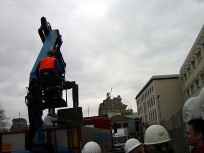 MauerUS-Embassy-031