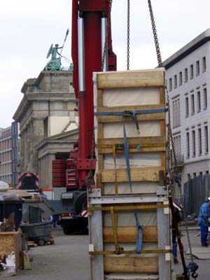 MauerUS-Embassy-045