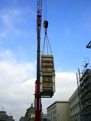 MauerUS-Embassy-048