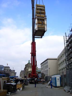 MauerUS-Embassy-049