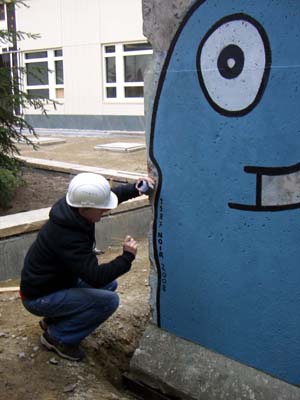 MauerUS-Embassy-092