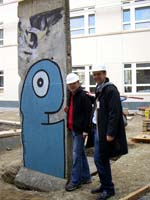MauerUS-Embassy-094
