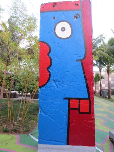 MiamiBerlinWall2013-011