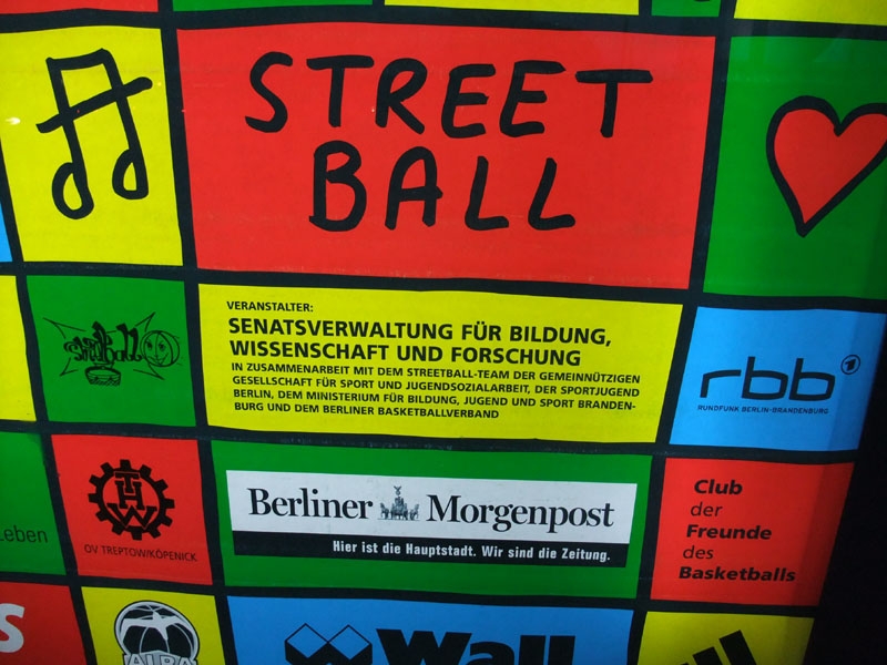 Poster2010-075