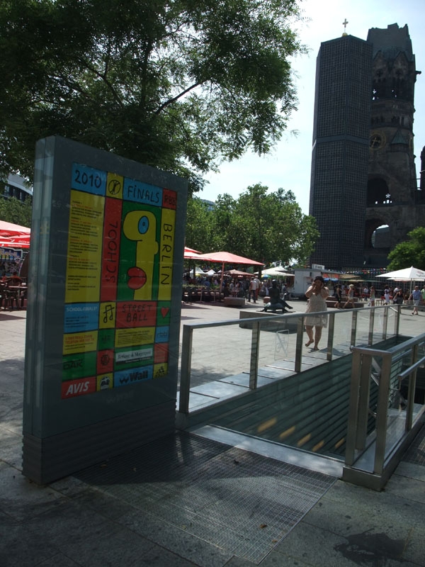 Poster2010-132