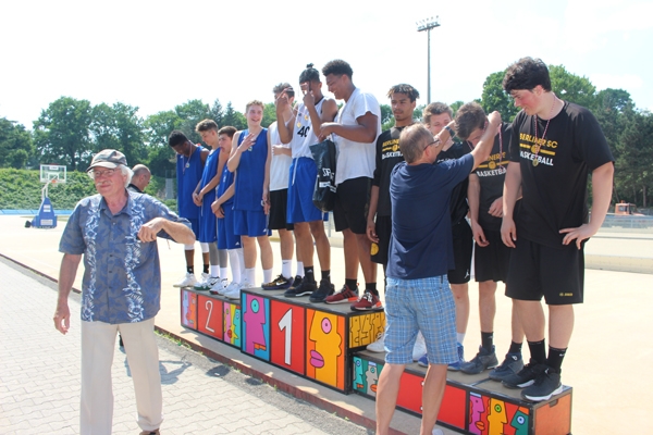 SchoolFinalsFinale02-048